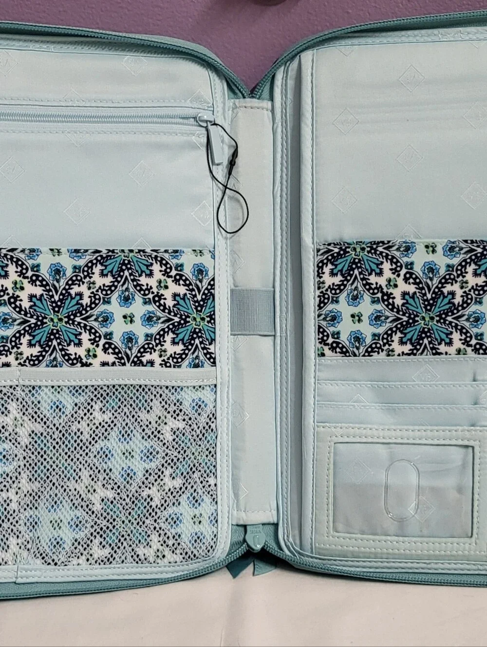 VERA BRADLEY Blue Cloud Vine Floral Zip-up School Organizer Folder Tech Case NEW